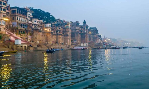 Centralized versus Decentralized Cleanup of River Water Pollution: An Application to the Ganges