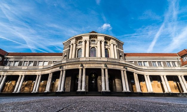 Karthik Jain presents paper at Universität Hamburg, Germany