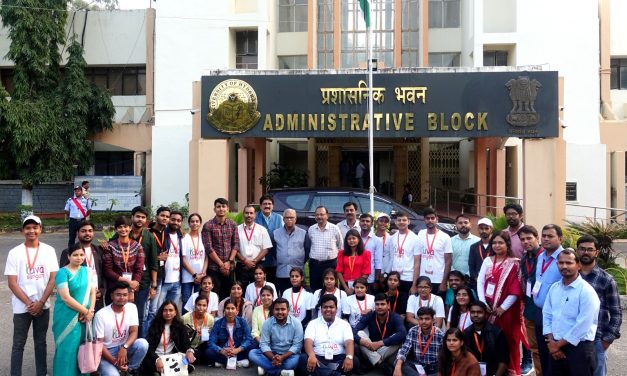 A delegation of 42 students and 5 faculty from Uttar Pradesh visit University of Hyderabad campus