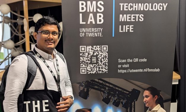 Anees presents paper at IHCI