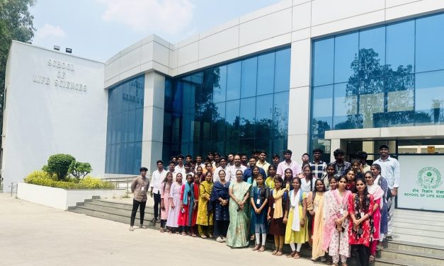 Educational tour at School of Life Sciences for Scientific Exposure