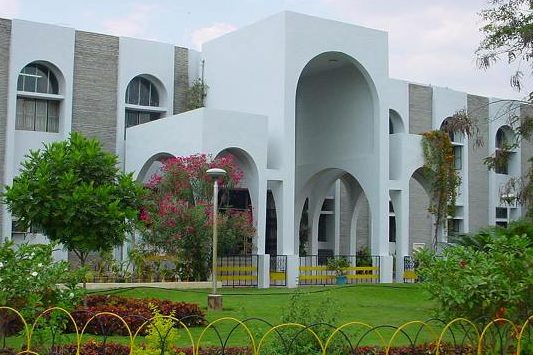 Revolutionizing Literature Review with AI: IGM Library Hosts EBSCO Webinar