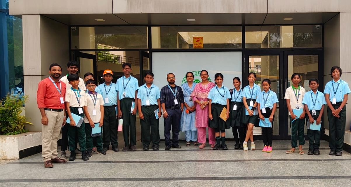 Bridging Classrooms & World-Class Labs: School of Life Sciences Hosts Quantum School Students