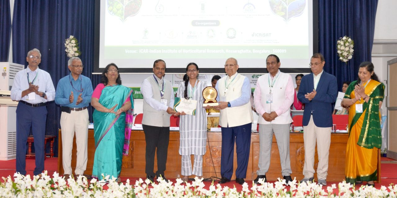 Scholar Vasudha Sangoji Traces Evolutionary History of Peninsular Flora, Wins Accolades at National Symposium